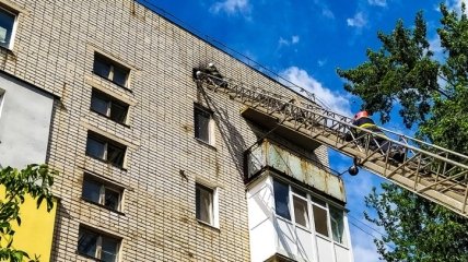 На Днепропетровщине произошел пожар в многоэтажке: эвакуировано 17 человек