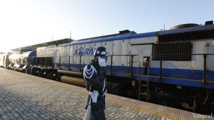 Впервые за последнее десятилетие из Южной Кореи в КНДР отправился поезд
