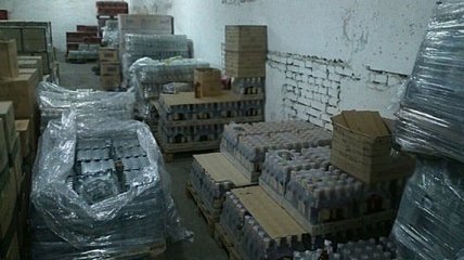 В Харькове завод изготовил сотни тысяч бутылок поддельной водки