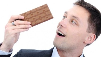 Почему мужчинам полезно часто есть шоколад