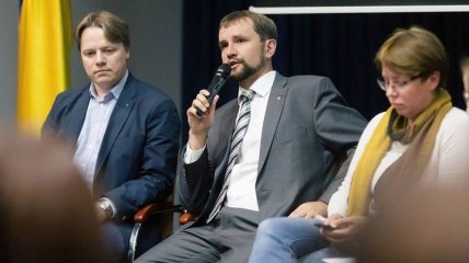 Вятрович рассказал, как нужно декоммунизировать Донбасс и Крым