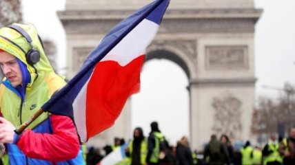 Во Франции проходит 21-ая суббота мобилизации "желтых жилетов"