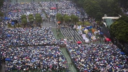 В Гонконге прошел многотысячный марш в поддержку демократии 