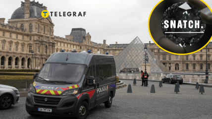 Лувр у Парижі, Франція