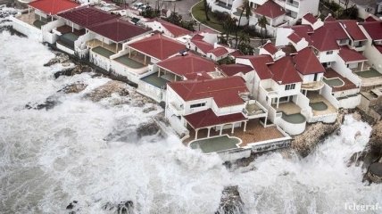 Ураган "Ирма" бушует на голландский части Сен-Мартена