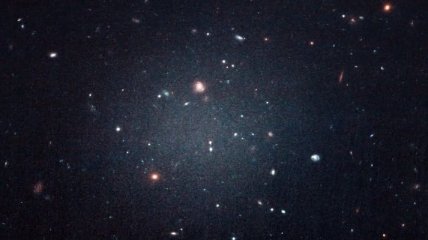 Разгадана тайна галактики, в которой, как предполагалось, нет темной материи