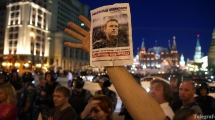 Сторонники Навального не уходят с улиц Москвы