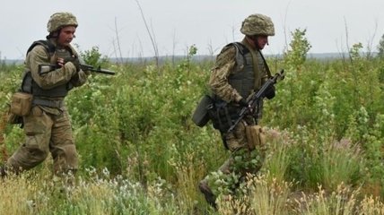 Обострение на Донбассе: 27 вражеских обстрелов, потерь нет