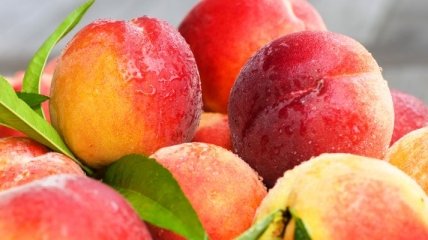Урожай персиков в Украине превысил показатель 2012 года