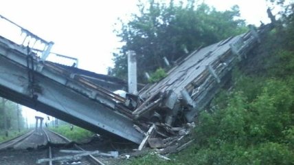 На оккупированной территории Луганской области ночью подорвали мост