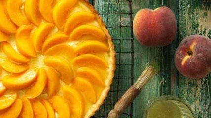Рецепт дня: шарлотка с персиками и кокосовой стружкой