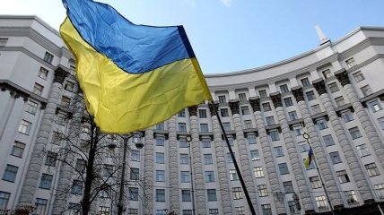 Кабмин Украины установил оклад президента и премьера