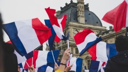 Коронавирусные условия: Во Франции начались муниципальные выборы