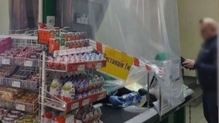 В киевских аптеках и продуктовых магазинах вводят очередные ограничения