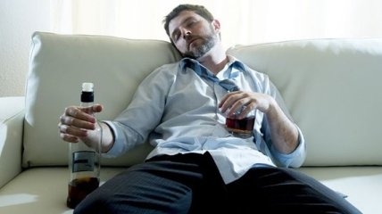 Причиной алкоголизма может стать ненормированный рабочий день