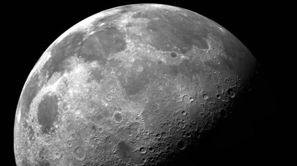Ученые утверждают, что на Луне регулярно идут каменные "дожди"