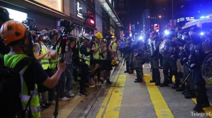 Протесты в Гонконге: глава администрации заявила о готовности задействовать армию КНР