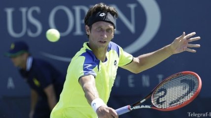 Сергей Стаховский покидает теннисный турнир в Вене