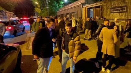 В Киеве "накрыли" ночной клуб с почти двумя сотнями нарушителей карантина (фото)