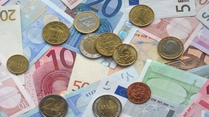 Евро подешевел на четверть гривны: курс валют на 31 марта