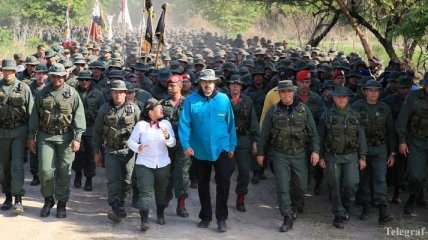 Мадуро предупредил военных о возможном вторжении США