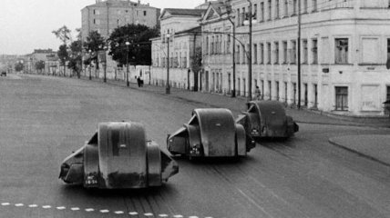 Необычные советские ретромобили для уборки улиц