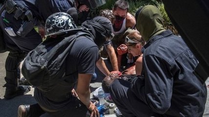 В Калифорнии в столкновении с неонацистами пострадали 5 человек