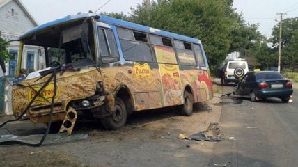 В Сартане под Мариуполем произошло ДТП с маршруткой, двое пострадавших