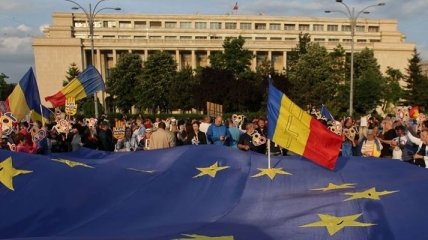 Жители Бухареста вышли с протестами на улицу