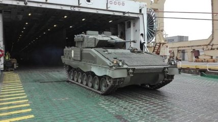 В Латвию прибыли военные и танки из Испании для батальона НАТО