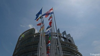 Европарламент проведет экстренное заседание по Египту и Украине