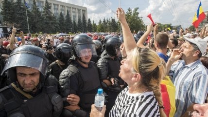 Протесты в Молдове: Участники акции потребовали отставки правительства