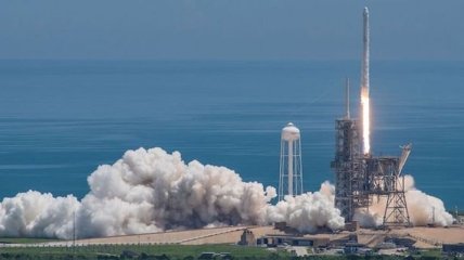 SpaceX успешно запустила к МКС ракету Falcon 9