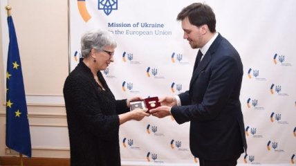Гончарук вручив орден княгині Ольги віцепрезидентці Європейської народної партії