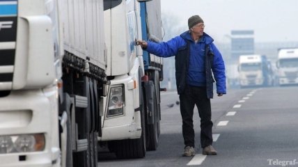 На латвийско-российской границе скопилось почти 700 грузовиков