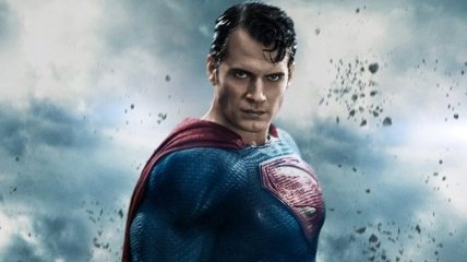 "Я все еще не сдал эту роль": Генри Кавилл не собирается отдавать роль Супермена