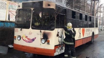 В родном городе президента сгорел троллейбус (Фото)