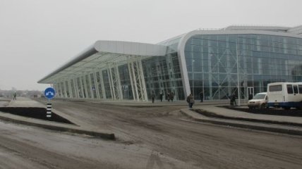 В аэропорту “Львов” изъяли оптические прицелы