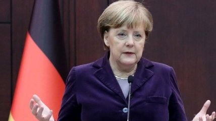 Меркель отклонила "жесткие ограничения" по количеству мигрантов 