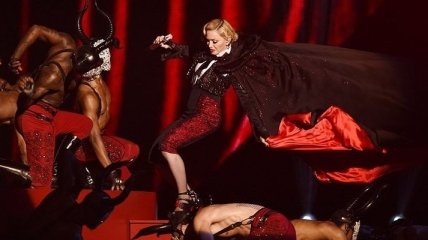 Мадонна получила несколько травм после позорного выступления 