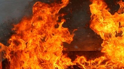 На Львовщине в результате пожара в мусоровозе погиб водитель