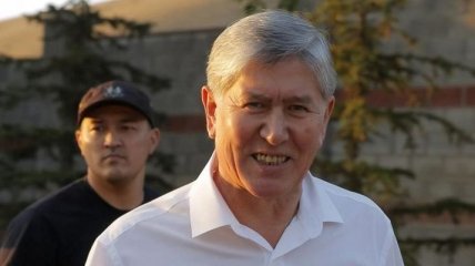 Атамбаев будет требовать отставки президента Киргизии