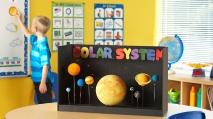 Детские поделки в школу на тему "Космос"
