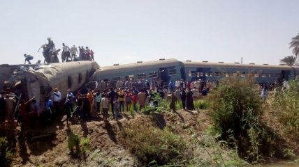 Виновникам придется несладко: названа причина столкновения поездов в Египте, где погибли десятки людей