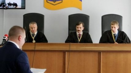 Суд о госизмене Януковича продолжится 27 сентября