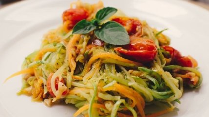 Готуватимете весь сезон таку вермішель з овочами