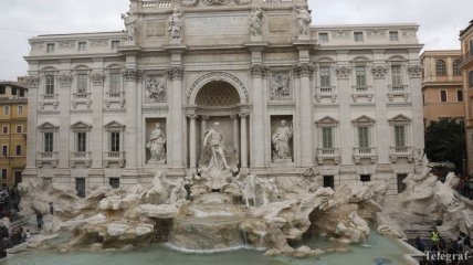 В Риме оштрафовали француза за купание в старейшем фонтане Рима