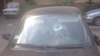 В Закарпатской области неизвестные повредили автомобиль сотрудника ГПСУ