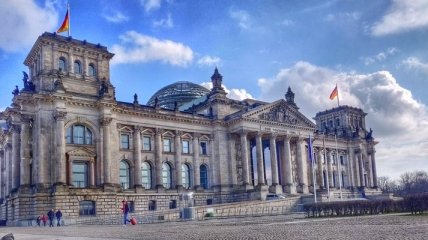 В Германии парламент решил запретить посещение Рейхстага из-за угозы коронавируса