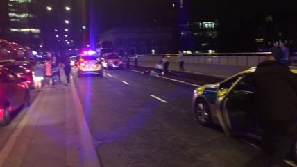 СМИ: На Лондонском мосту фургон врезался в пешеходов, есть пострадавшие